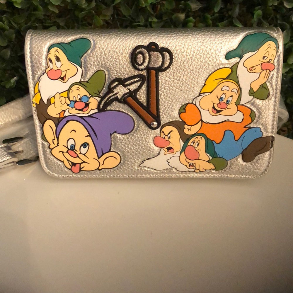 Danielle Nicole Disney Snow White crossbody purse